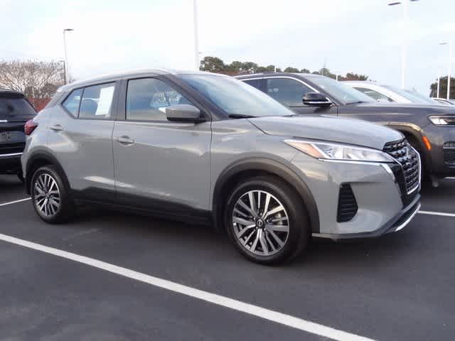 Thumbnail: 2023 Nissan Kicks - 4
