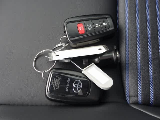 Thumbnail: 2024 Toyota RAV4 - 34