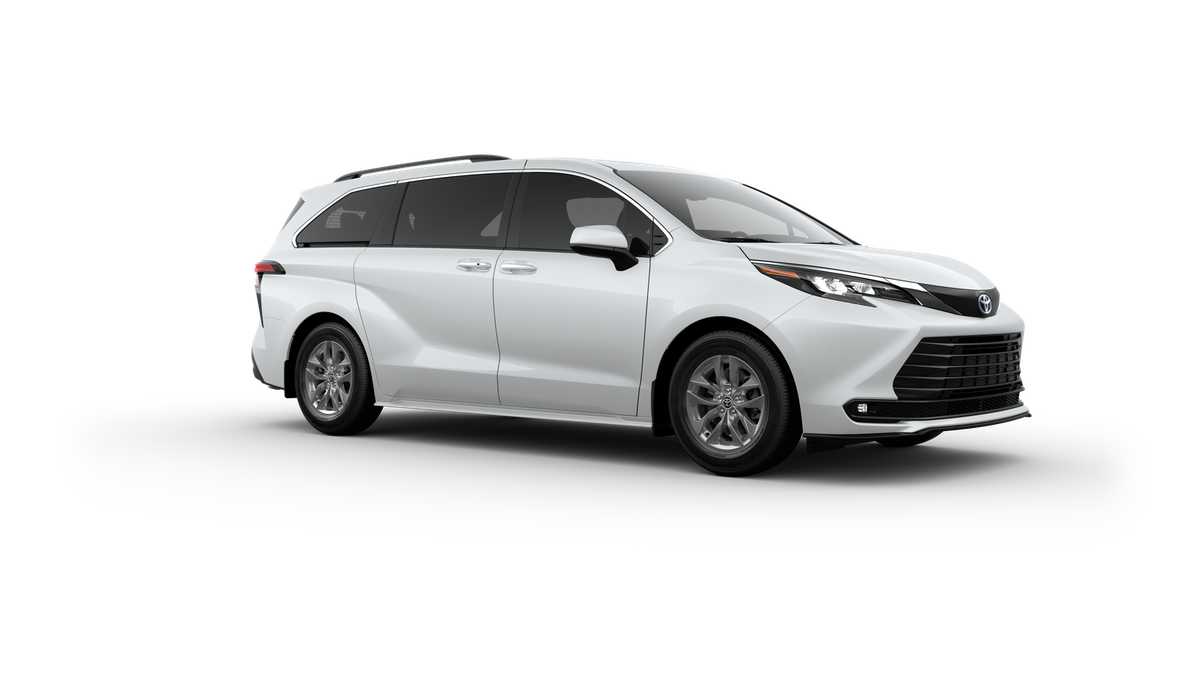 Thumbnail: 2025 Toyota Sienna - 14