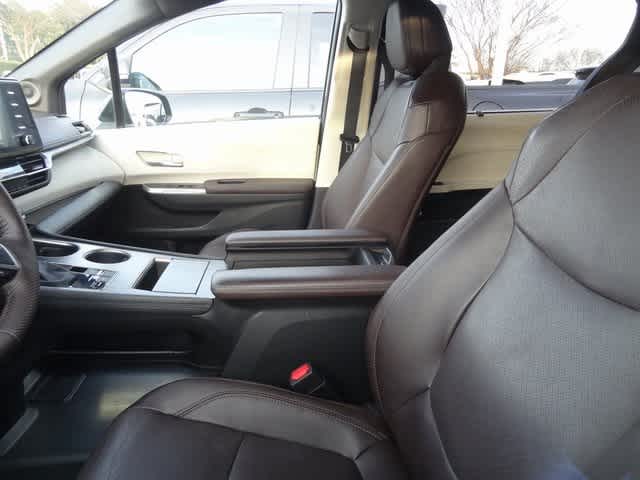 Thumbnail: 2023 Toyota Sienna - 7