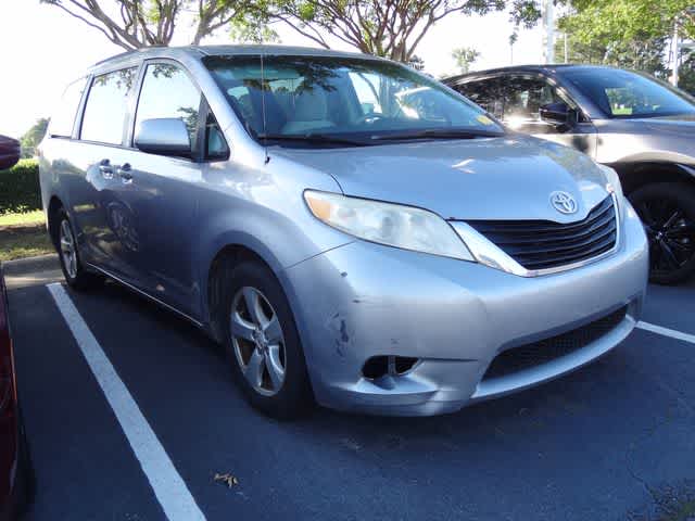 Thumbnail: 2012 Toyota Sienna - 3