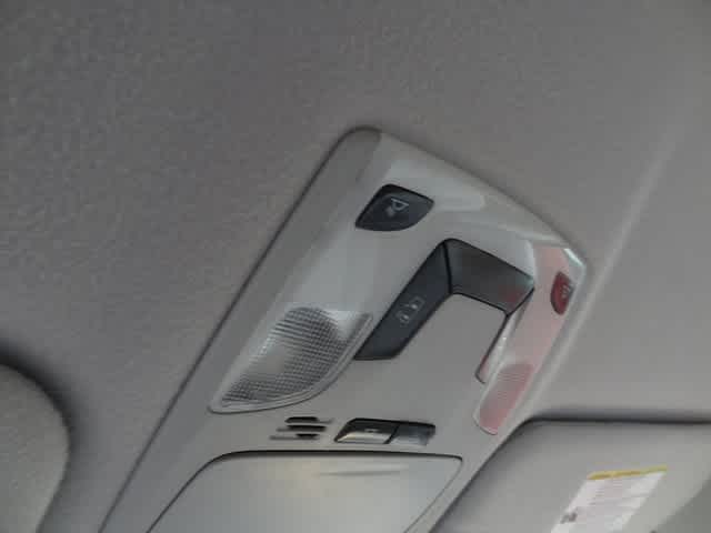 2011 Toyota Sienna LE 14