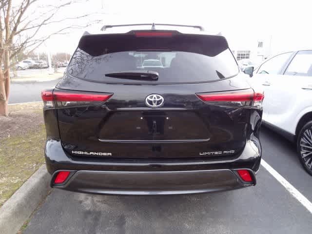 Thumbnail: 2023 Toyota Highlander - 5