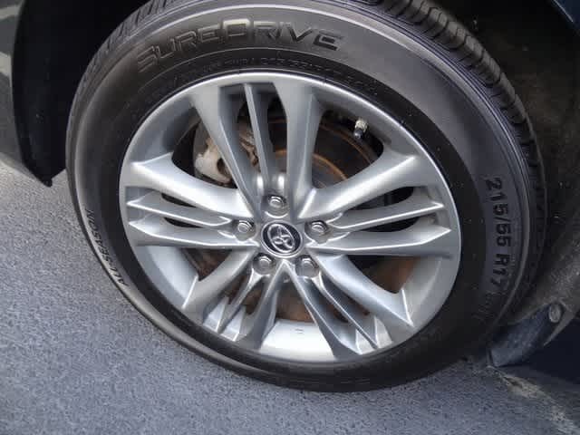 Thumbnail: 2015 Toyota Camry - 23