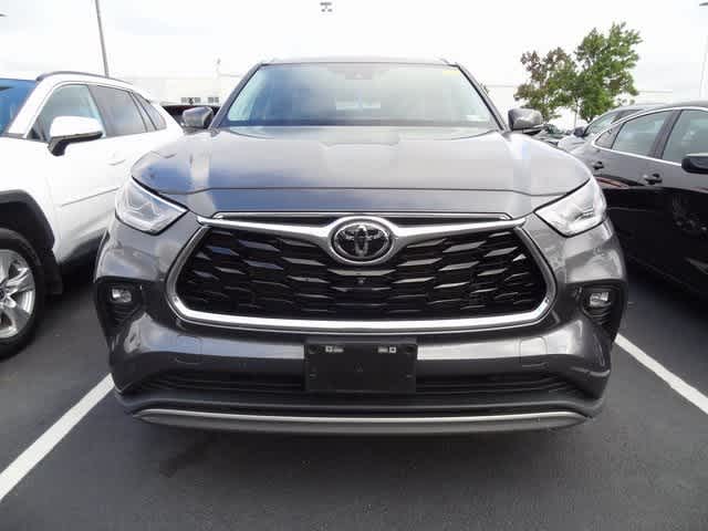 Thumbnail: 2023 Toyota Highlander - 2