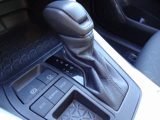 Thumbnail: 2023 Toyota RAV4 - 17