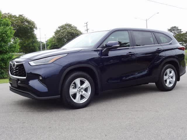 2024 Toyota Highlander LE 2