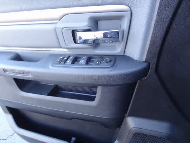 Thumbnail: 2022 RAM 1500 Classic - 13