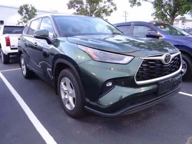 Thumbnail: 2024 Toyota Highlander - 3