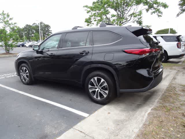 Thumbnail: 2021 Toyota Highlander - 7