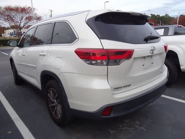 Thumbnail: 2019 Toyota Highlander - 6