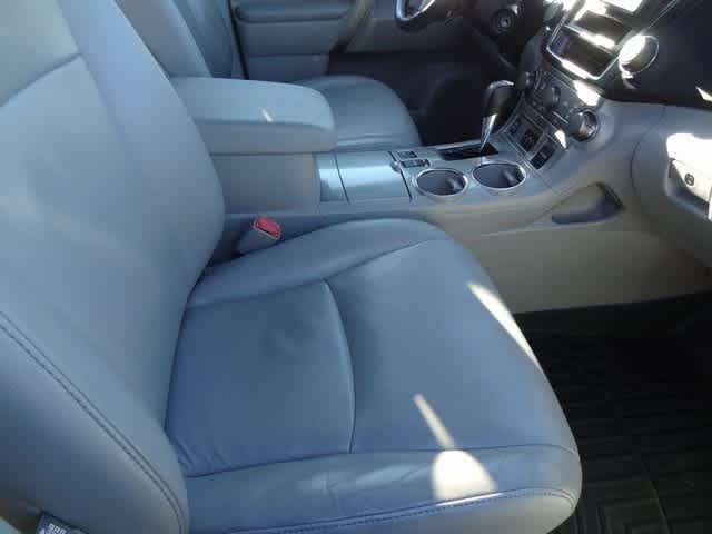Thumbnail: 2013 Toyota Highlander - 26