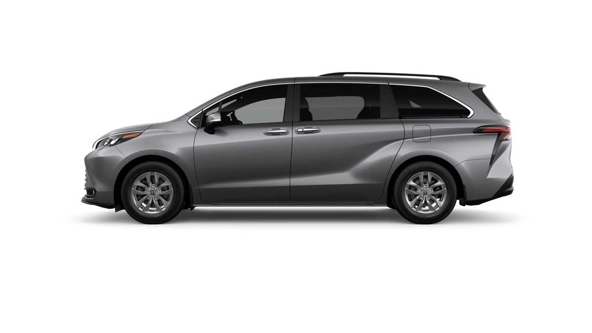 Thumbnail: 2026 Toyota Sienna - 4