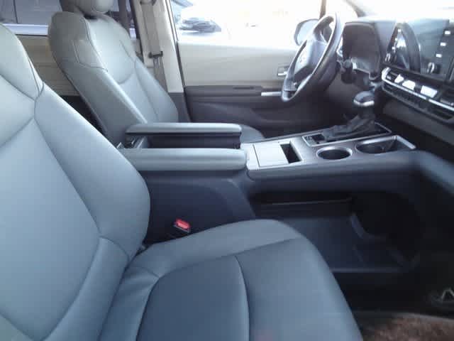 Thumbnail: 2024 Toyota Sienna - 12