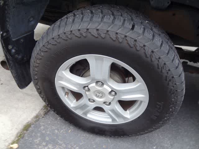 Thumbnail: 2010 Toyota Tundra - 21