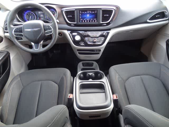 Thumbnail: 2018 Chrysler Pacifica - 14