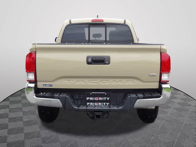 Thumbnail: 2017 Toyota Tacoma - 3