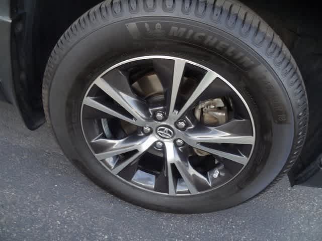 Thumbnail: 2019 Toyota Highlander - 16