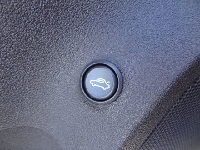 Thumbnail: 2012 Chevrolet Malibu - 9