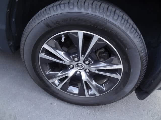 Thumbnail: 2019 Toyota Highlander - 14