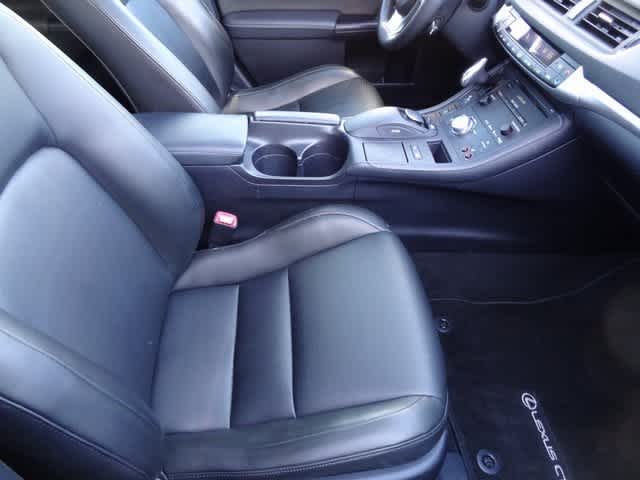 Thumbnail: 2013 Lexus CT - 17