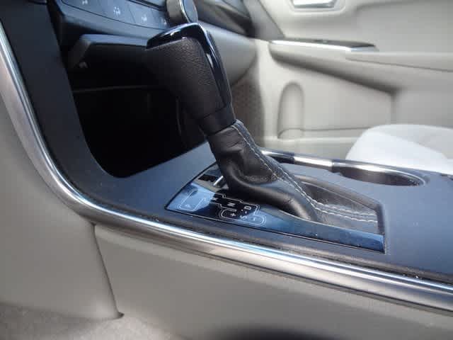 Thumbnail: 2016 Toyota Camry - 17