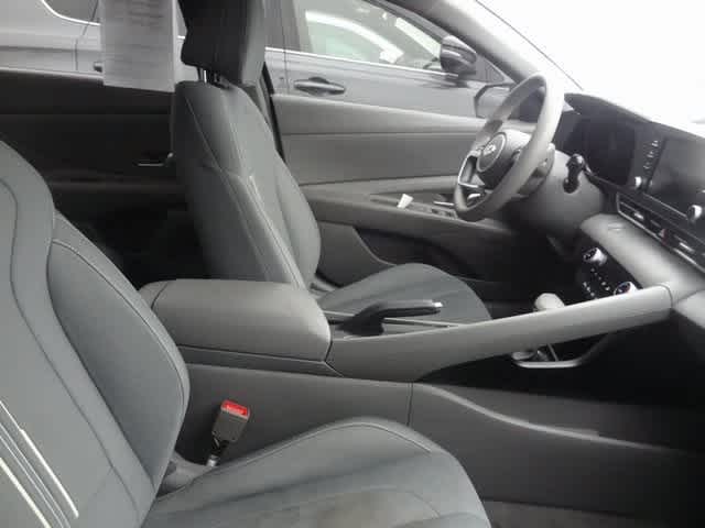 Thumbnail: 2023 Hyundai Elantra - 9