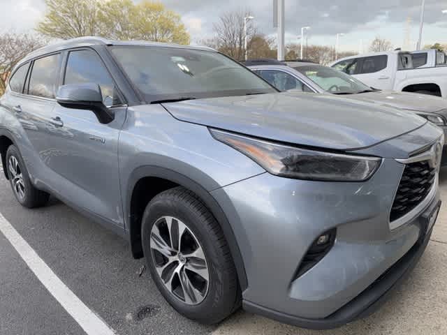 2021 Toyota Highlander XLE 2
