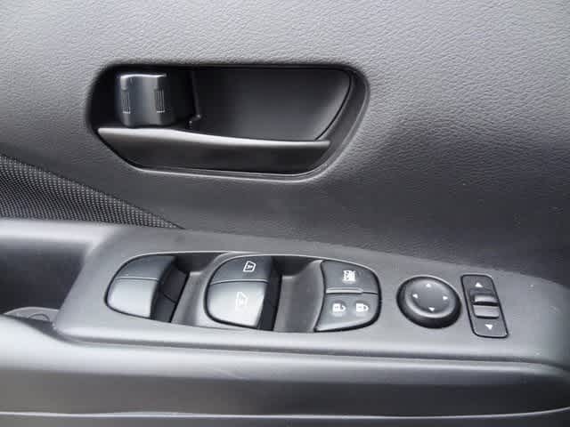 Thumbnail: 2021 Nissan Kicks - 14