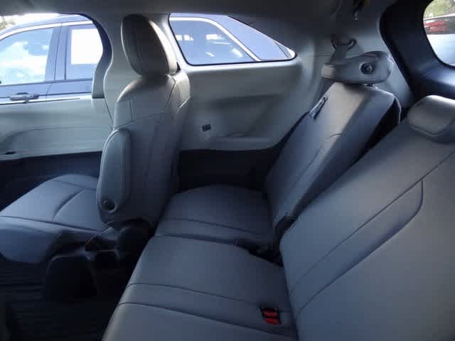 Thumbnail: 2022 Toyota Sienna - 8