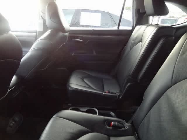 Thumbnail: 2023 Toyota Highlander - 8