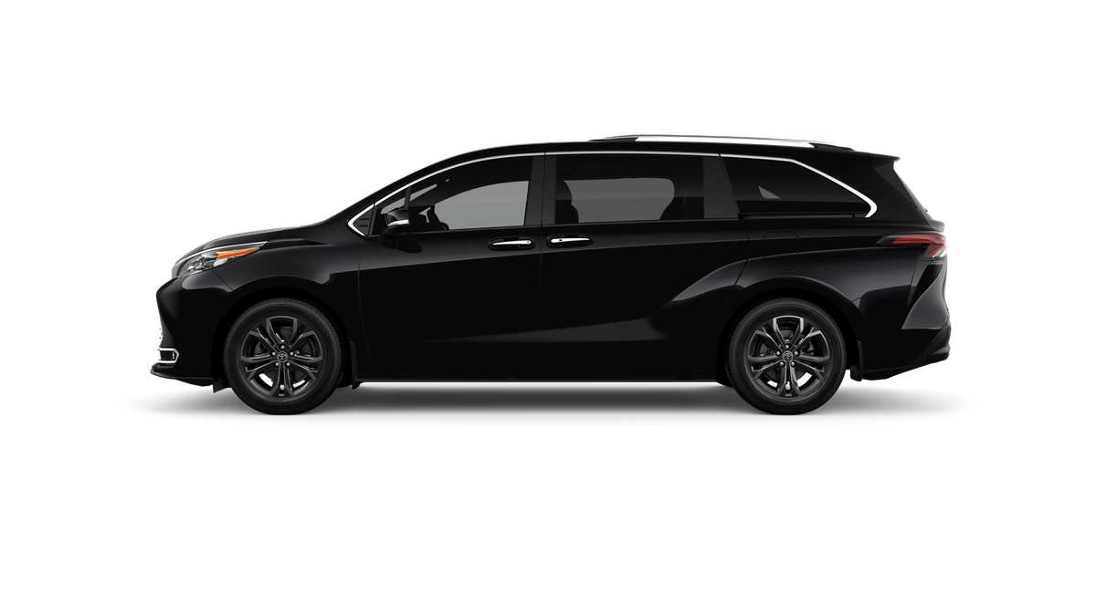 Thumbnail: 2026 Toyota Sienna - 4
