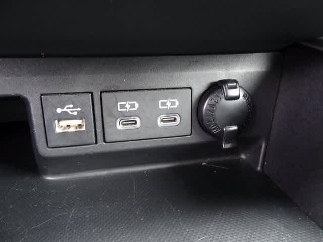 Thumbnail: 2023 Toyota Highlander - 21