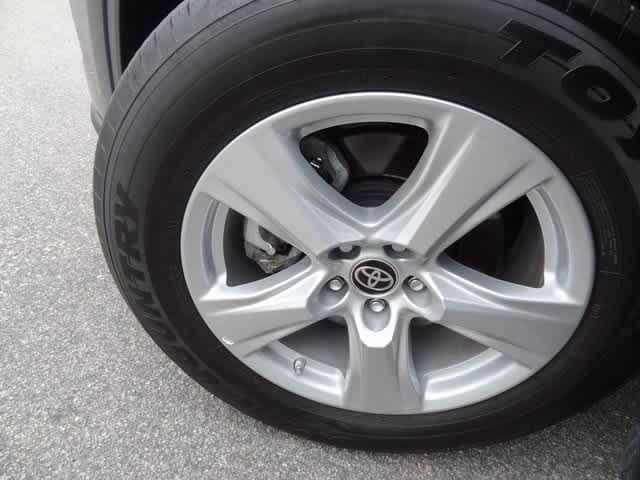 2024 Toyota Highlander LE 43