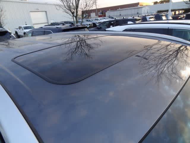 Thumbnail: 2023 Toyota Highlander - 14