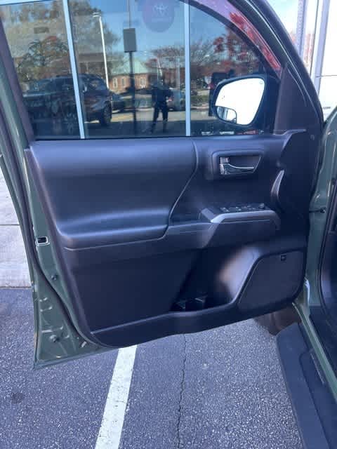 Thumbnail: 2021 Toyota Tacoma - 10