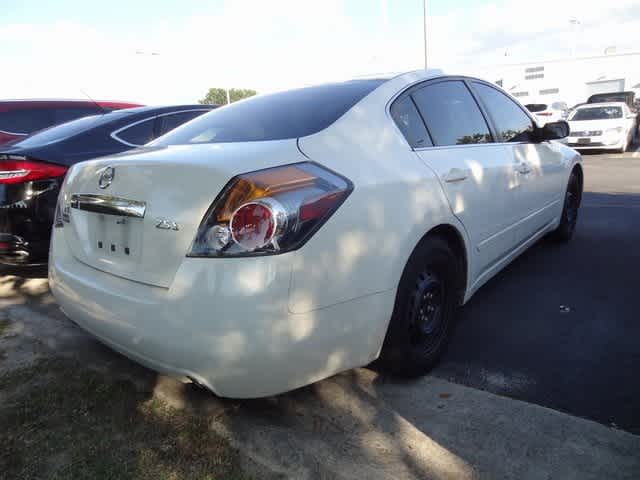 Thumbnail: 2012 Nissan Altima - 4