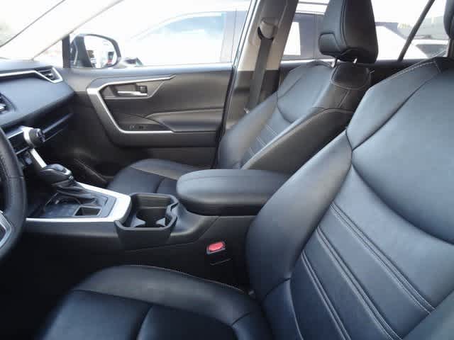 Thumbnail: 2020 Toyota RAV4 - 8