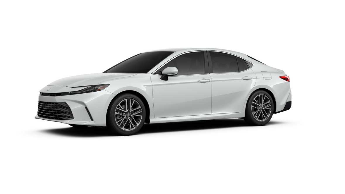 2025 Toyota Camry XLE 2