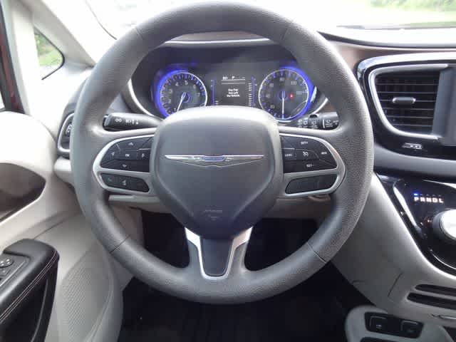 Thumbnail: 2018 Chrysler Pacifica - 15