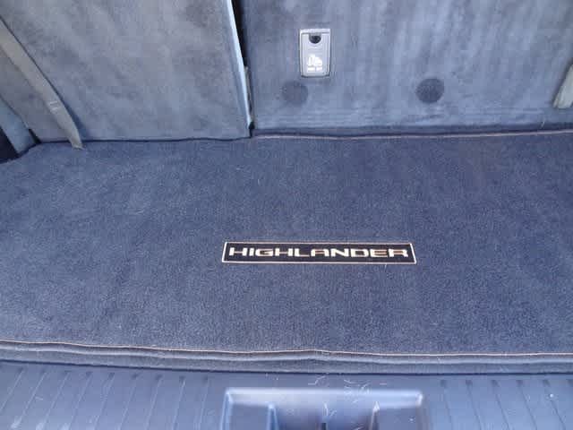 Thumbnail: 2023 Toyota Highlander - 21