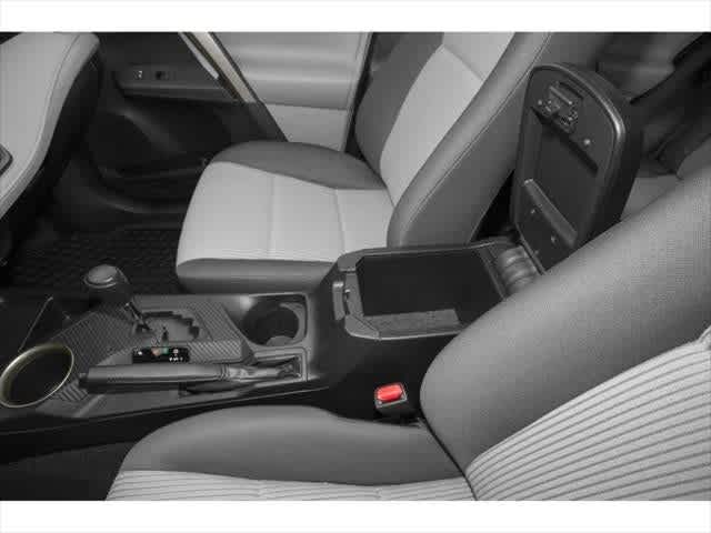 Thumbnail: 2015 Toyota RAV4 - 13