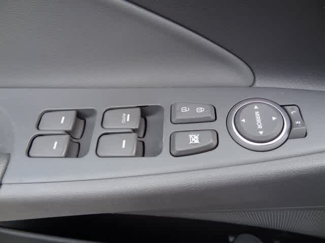 2013 Hyundai Sonata Limited 18