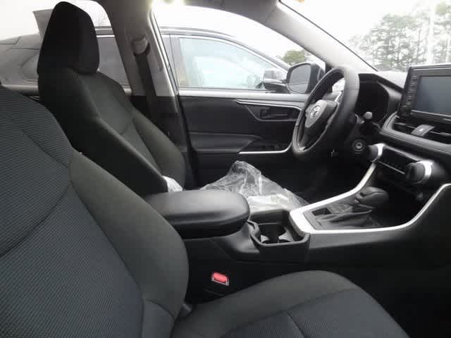 Thumbnail: 2021 Toyota RAV4 - 6