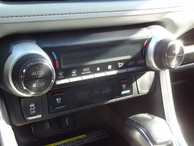 Thumbnail: 2021 Toyota RAV4 - 12