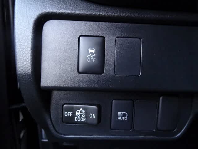 Thumbnail: 2022 Toyota Tacoma - 11