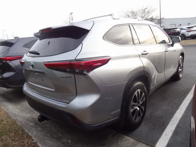 Thumbnail: 2021 Toyota Highlander - 3