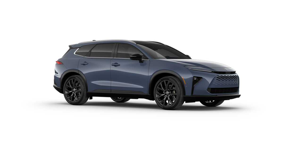 Thumbnail: 2025 Toyota Crown Signia - 14
