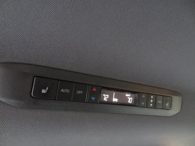 Thumbnail: 2023 Toyota Sienna - 18