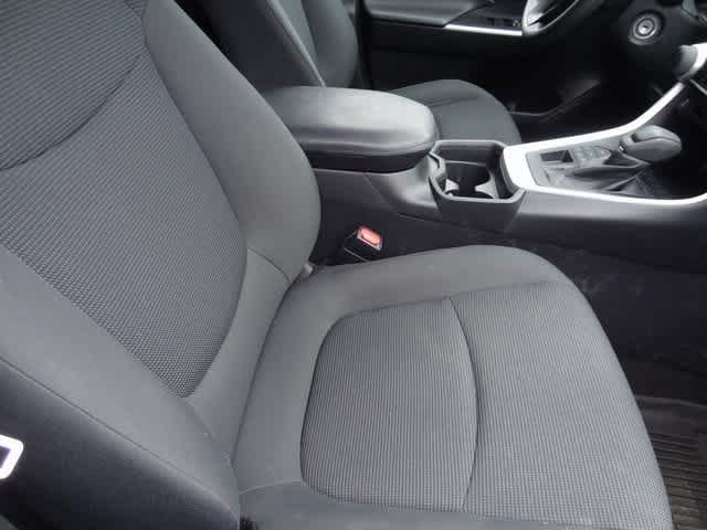 Thumbnail: 2019 Toyota RAV4 - 20